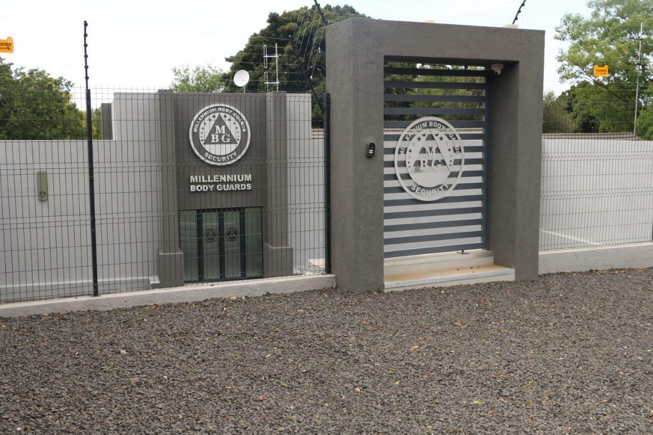 Millennium Body Guards Guesthouse Hartbeespoort Ngoại thất bức ảnh